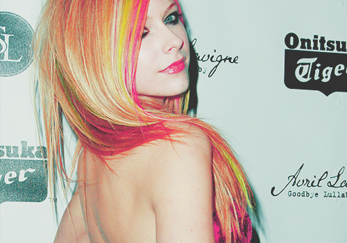 avril lavigne111 - As madeixas coloridas de Avril Lavigne