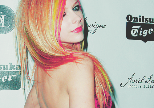 avril lavigne111 As madeixas coloridas de Avril Lavigne