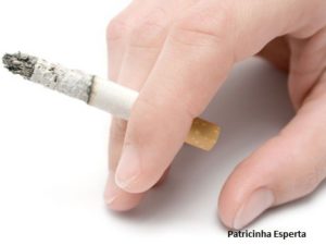 beleza como eliminar as manchas de cigarro nos dedos br 300x225 - É proibido fumar!