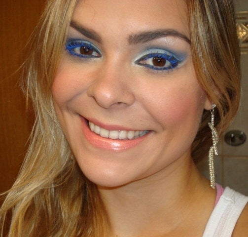 022 - Maquiagem para noite com rímel azul