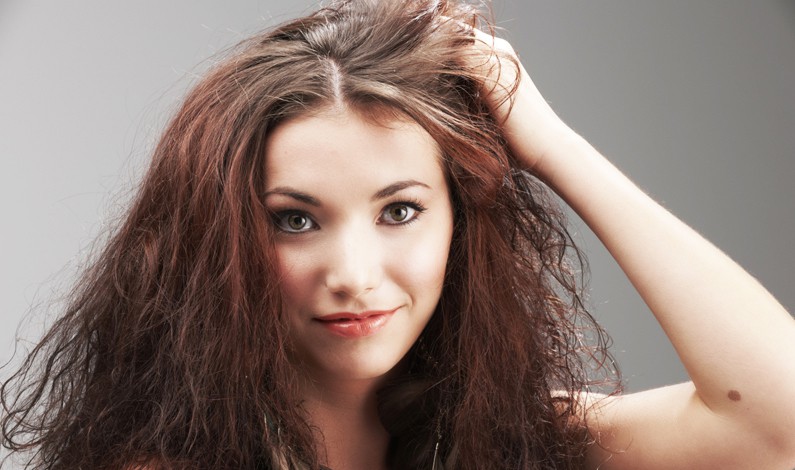 problemas verao - Problemas deixados pelo verão no cabelo. Como resolver?