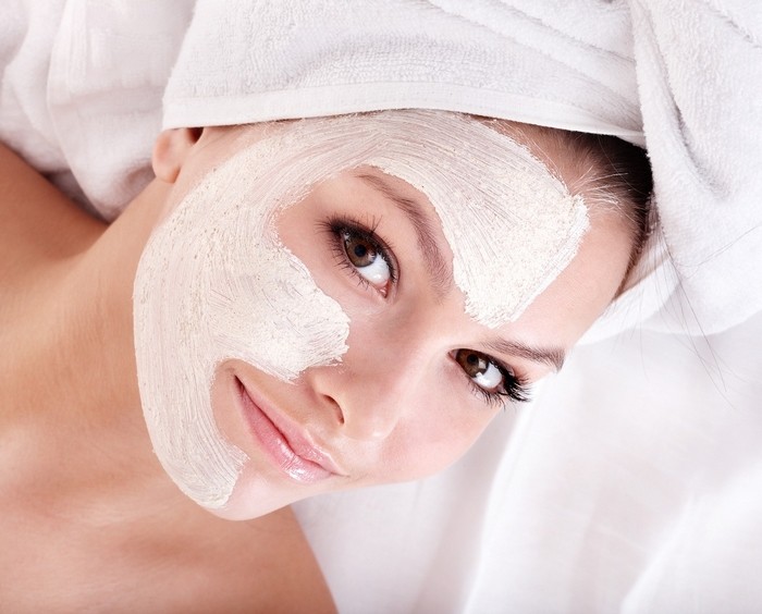 pele oleosa2 - Como a maquiagem pode ajudar mulheres com pele oleosa?
