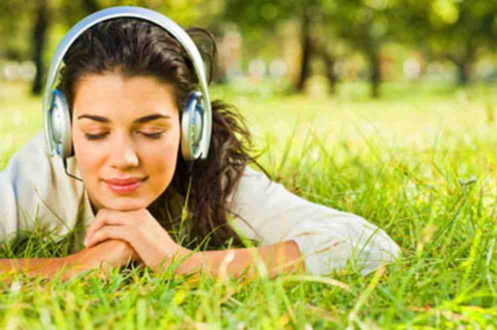 ouvindo musica - Música para os ouvidos e para a alma