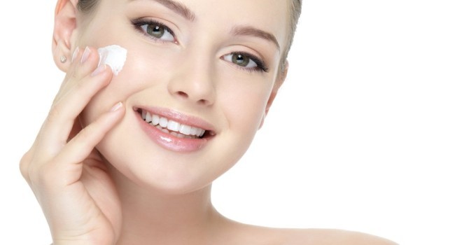 creme antissinais pele 650x350 - Beleza: produtos essenciais para todos os dias