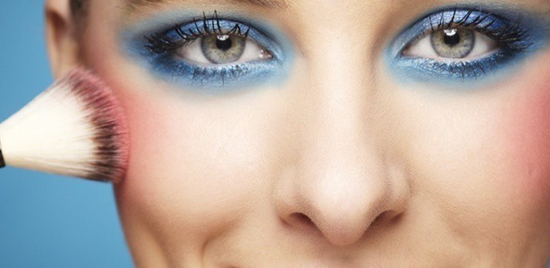 maquiagem azul - Beleza diferenciada no olhar