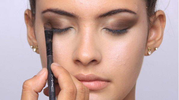IMG 0915 marrom reduzida - Maquiagem para os olhos: aprenda a fazer!