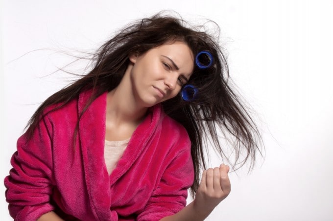 iStock 000039238264 Small 680x452 Quais os principais sintomas da caspa?